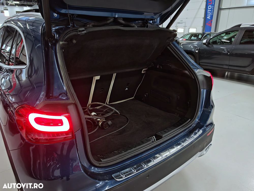 Mercedes-Benz GLA 250 e 8G-DCT - 39