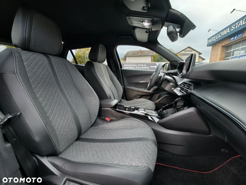 Peugeot 2008 PureTech 130 Allure S&S EAT8 - 9