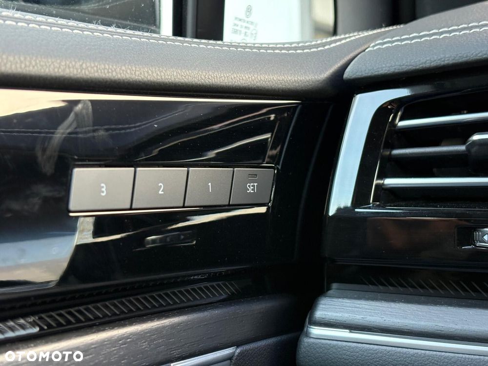 Volkswagen Touareg 3.0 V6 TDI 4Motion R-Line - 26