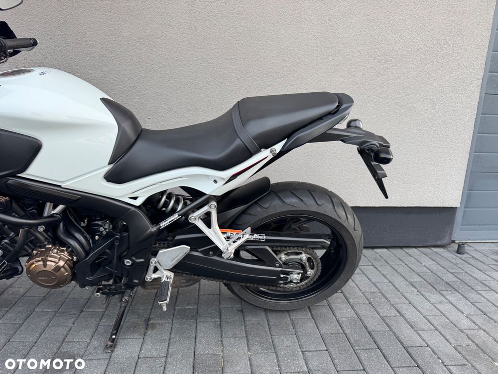 Honda CB - 12