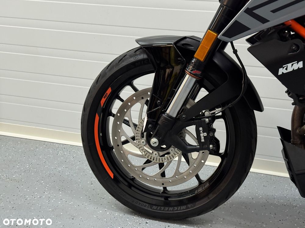 KTM Duke - 19