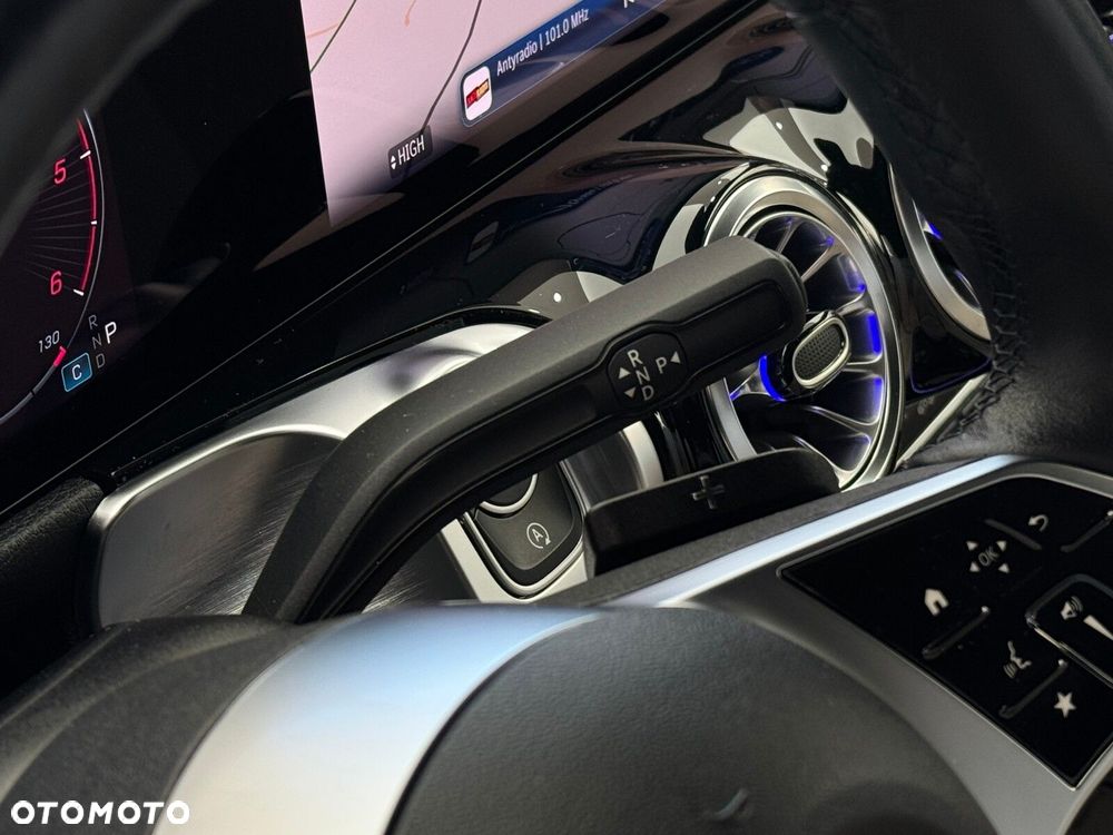 Mercedes-Benz GLB - 8