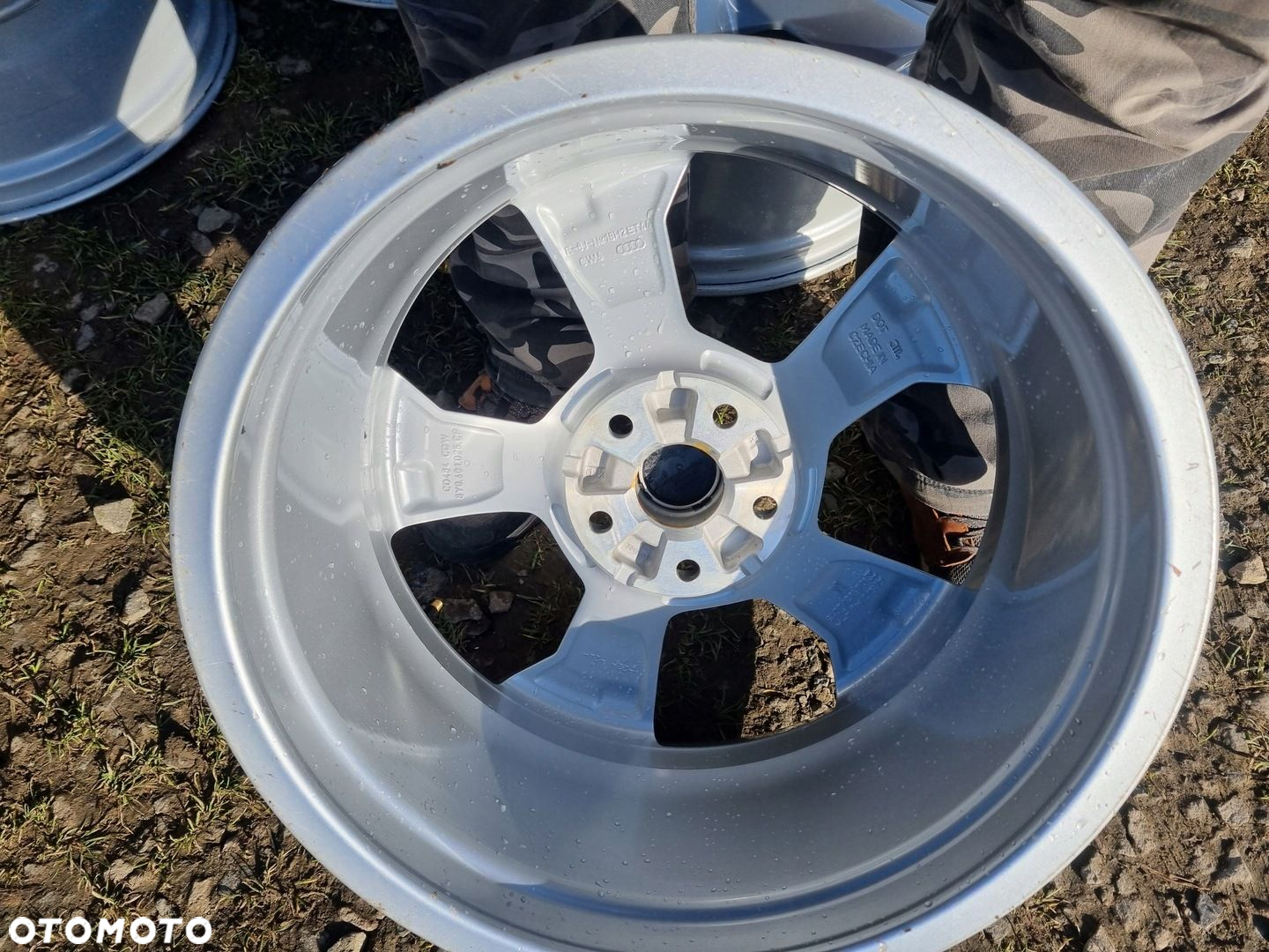 AUDI 8Y0 A3,Q3,VW GOLF,SKODA,SEAT LEON alu 8X18 ET44 5X112 4szt.super stan - 6