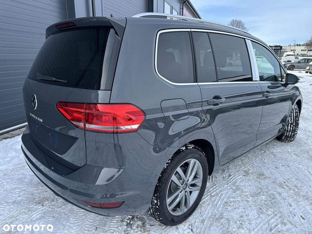 Volkswagen Touran - 22