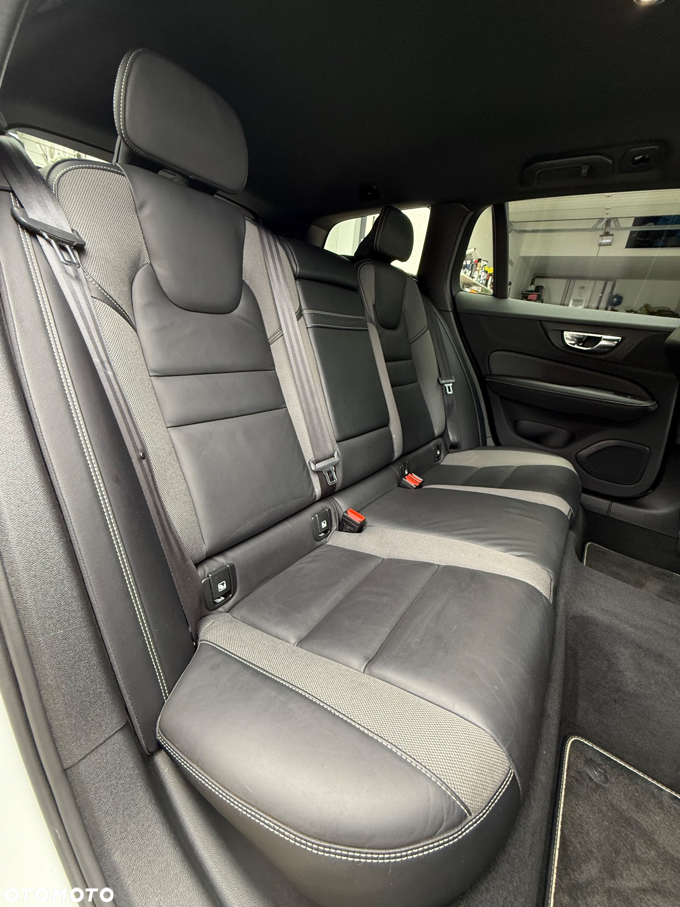 Volvo V60 D3 Drive-E R-Design Momentum - 28