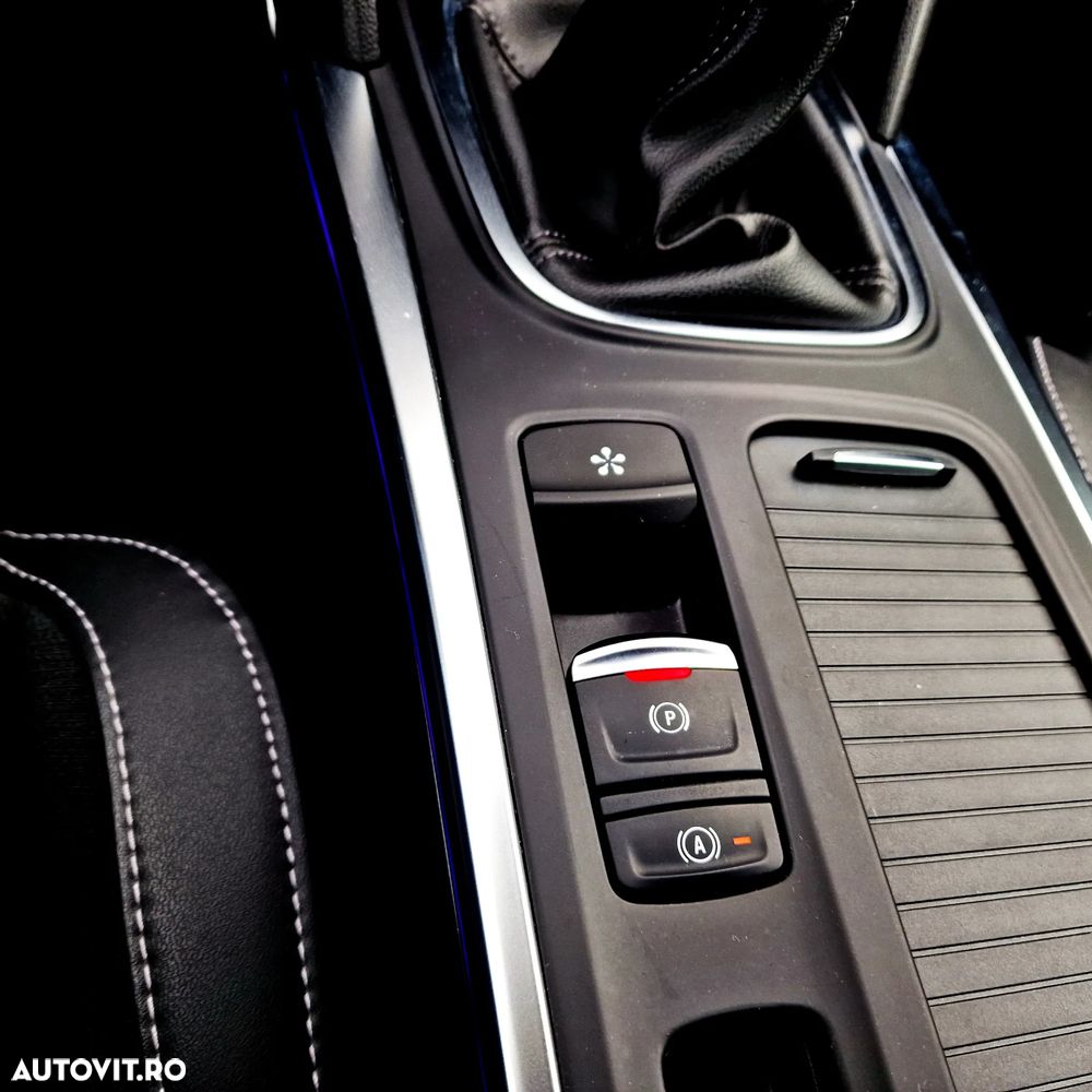 Renault Megane TCe 140 GPF Techno - 20