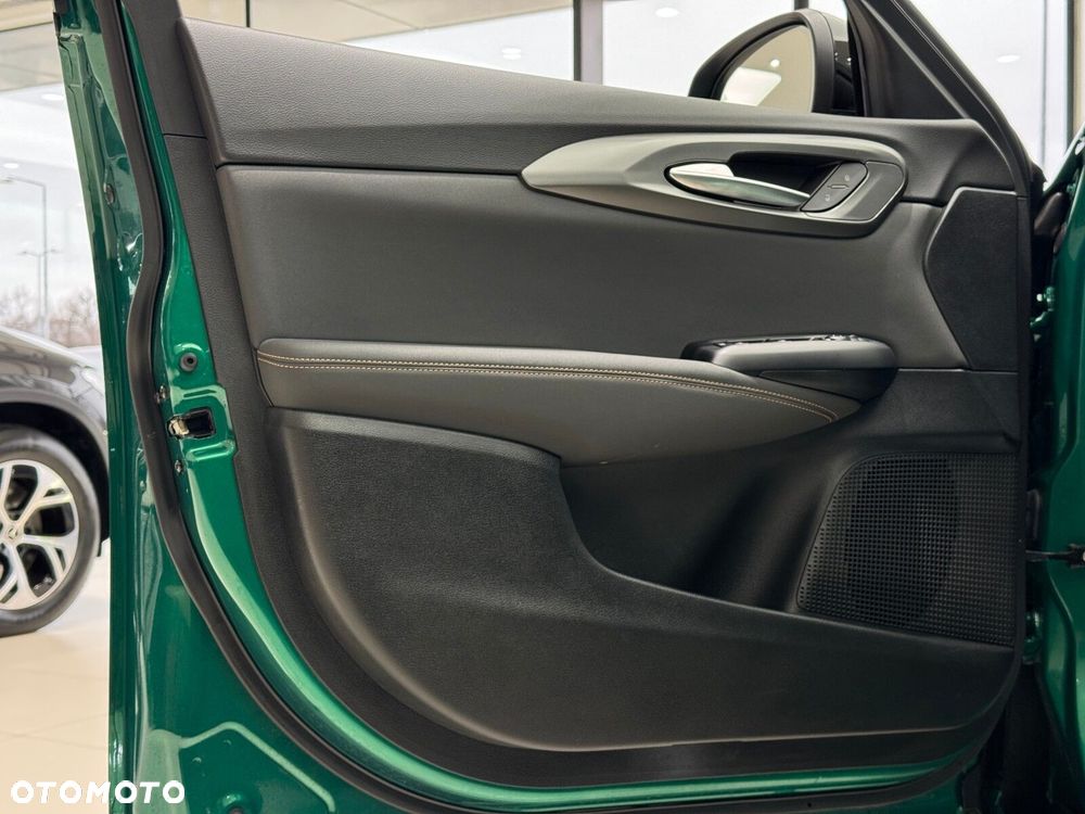 Alfa Romeo Tonale 1.5 T4 GSE mHEV Veloce DCT - 12