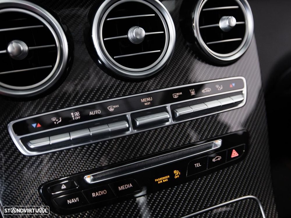 Mercedes-Benz GLC 250 4Matic 9G-TRONIC AMG Line - 25