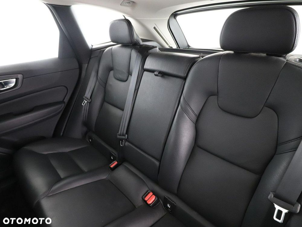 Volvo XC 60 B4 D Geartronic Momentum Pro - 18