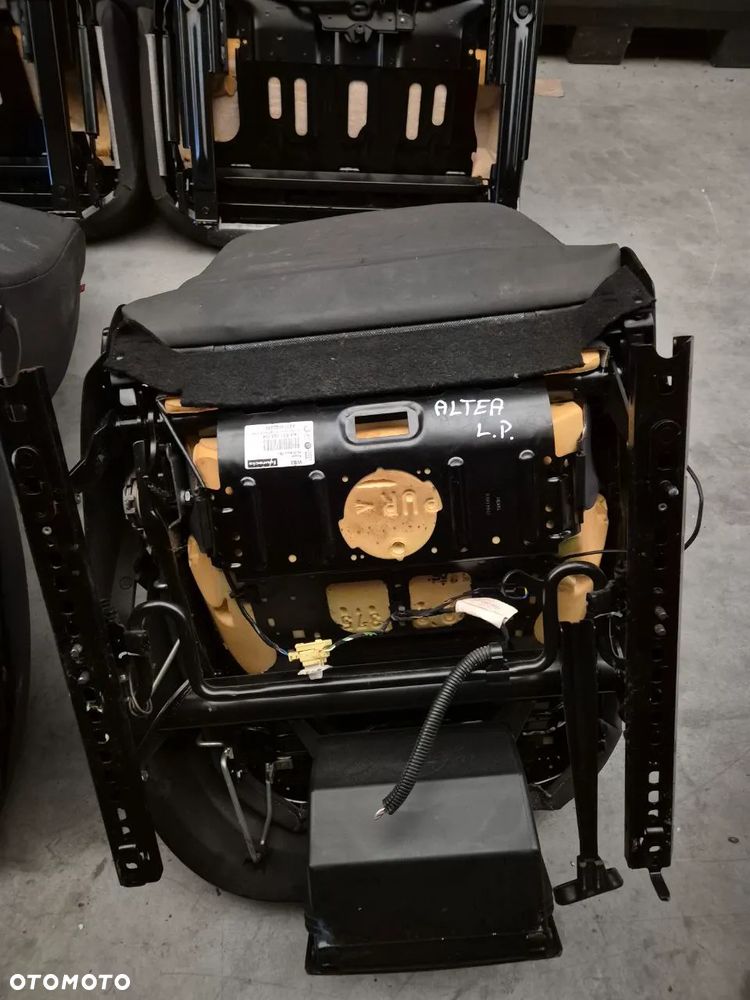 SEAT LEON II / ALTEA  / TOLEDO II FOTEL, KANAPA / BOCZEK DRZWI(dostępne 4 komplety foteli) - 27