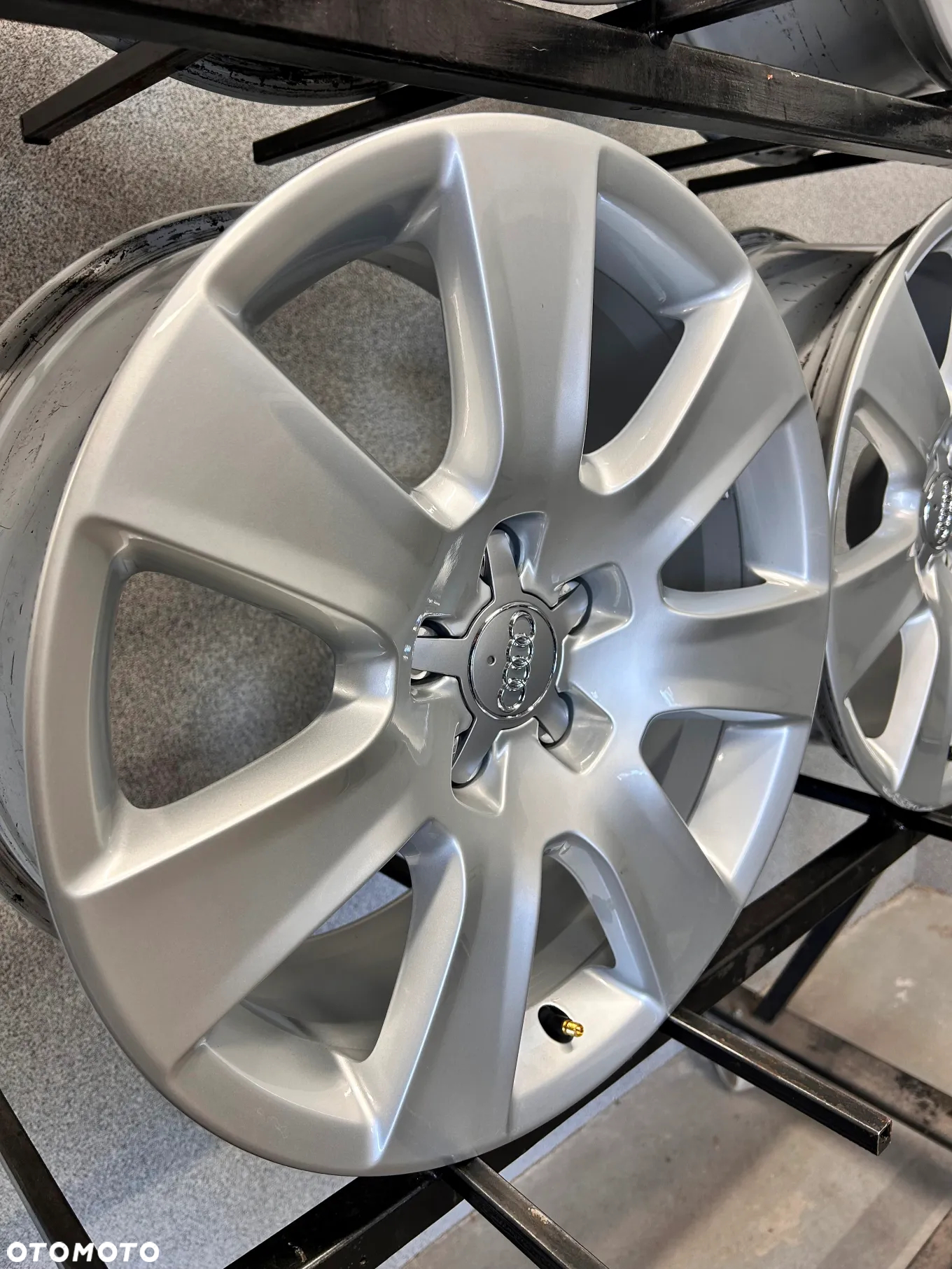4 FELGI ALU. AUDI A8 S8 D4 18'' 7,5J ET26 - 9