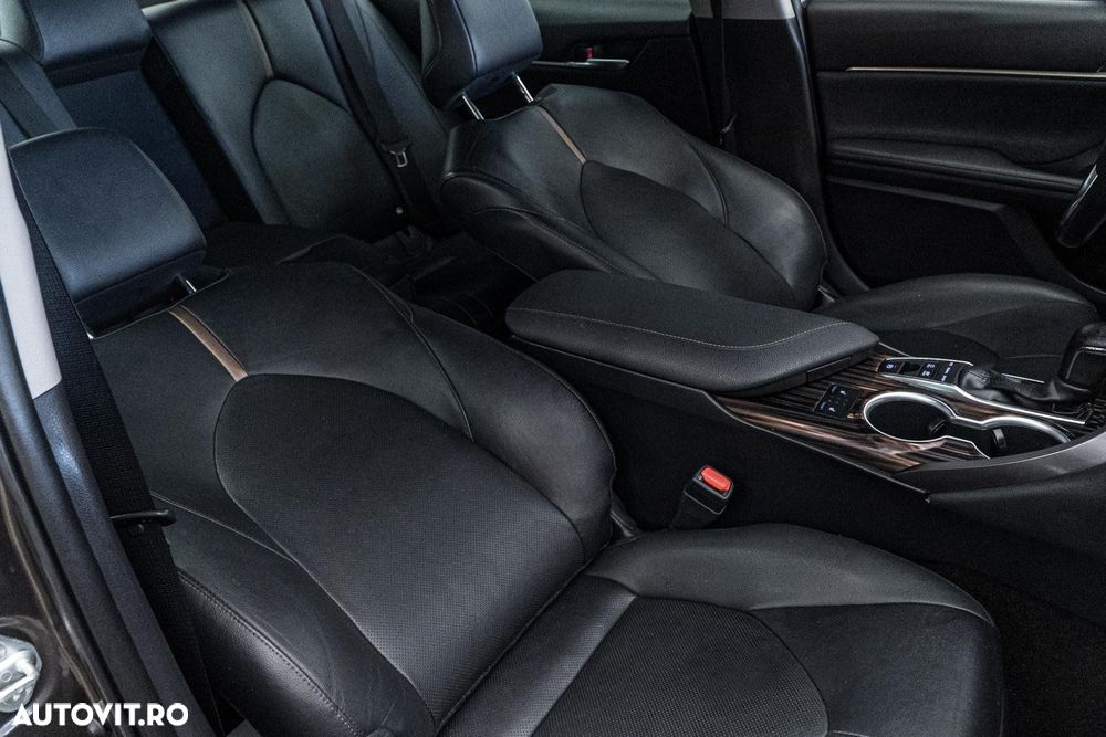 Toyota Camry 2.5 Business - 39