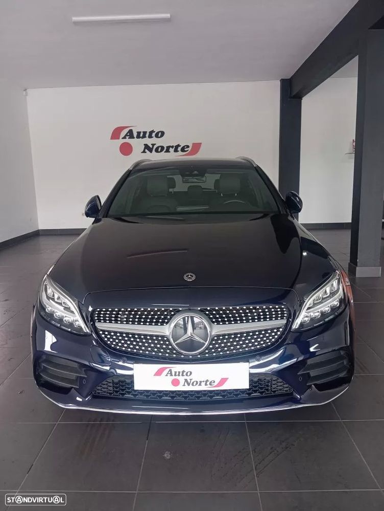 Mercedes-Benz C 220 d AMG Line — fotografia 3