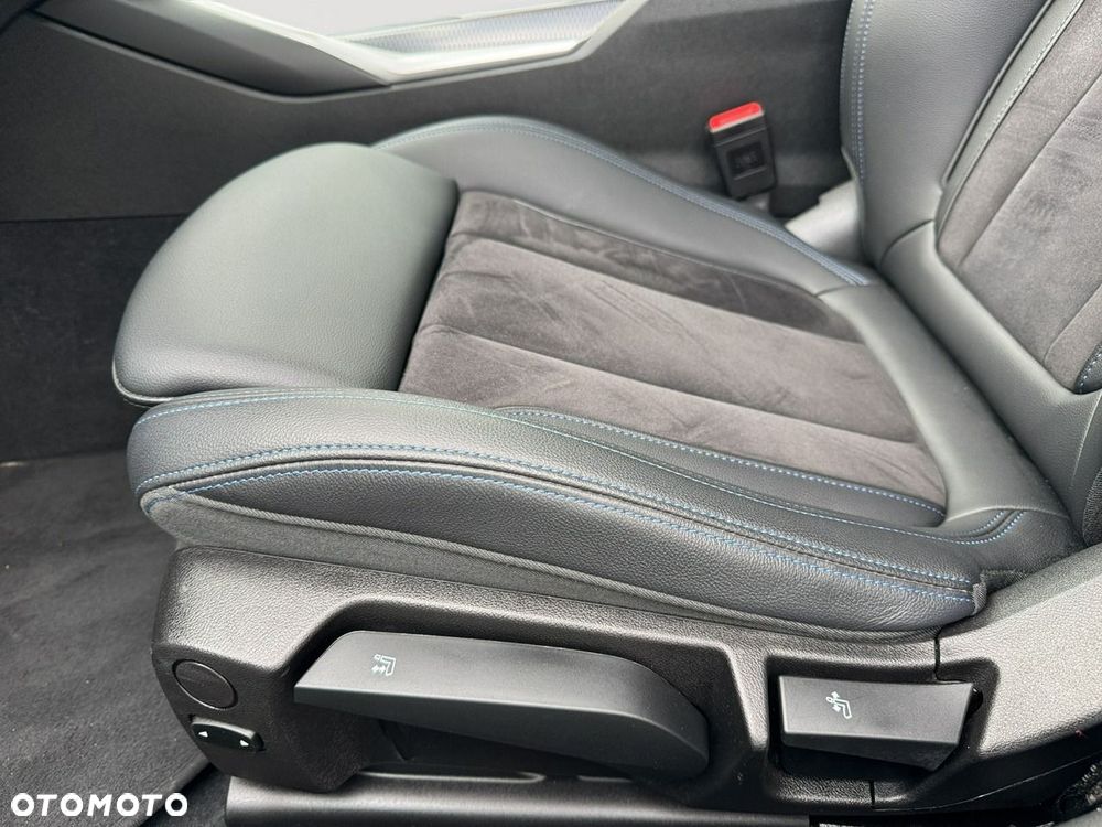BMW Seria 3 318i M Sport - 13