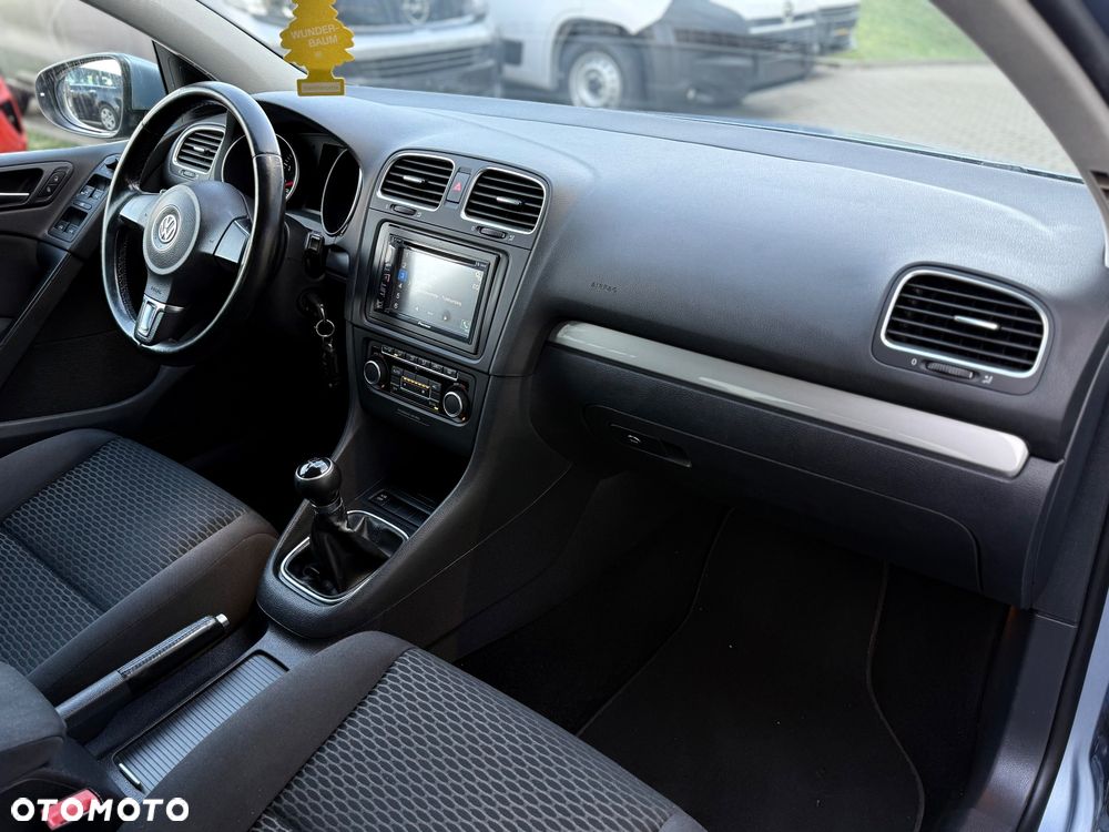 Volkswagen Golf - 27