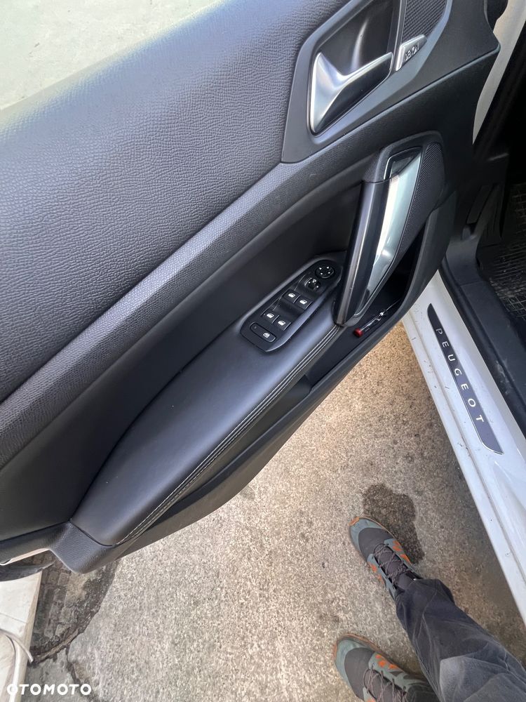 Peugeot 308 1.6 THP Allure - 10