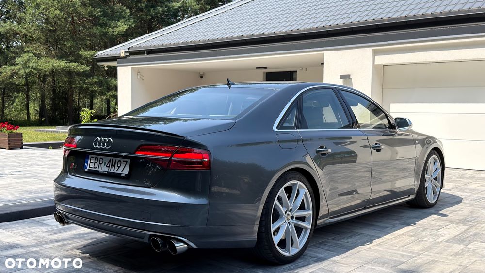 Audi S8 - 20