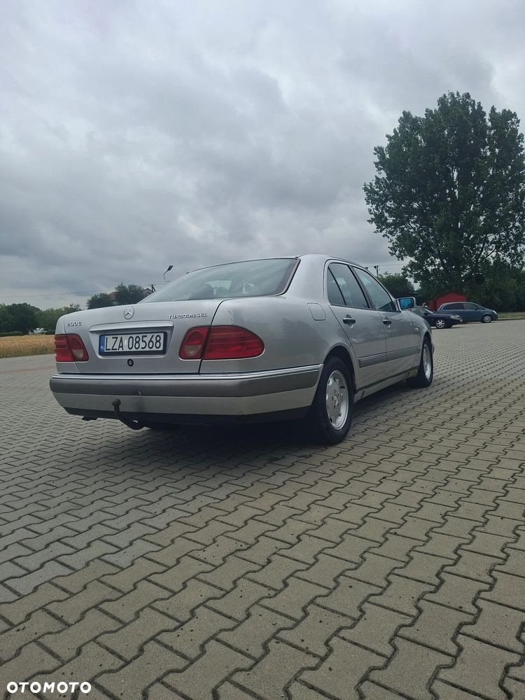Mercedes-Benz Klasa E - 3