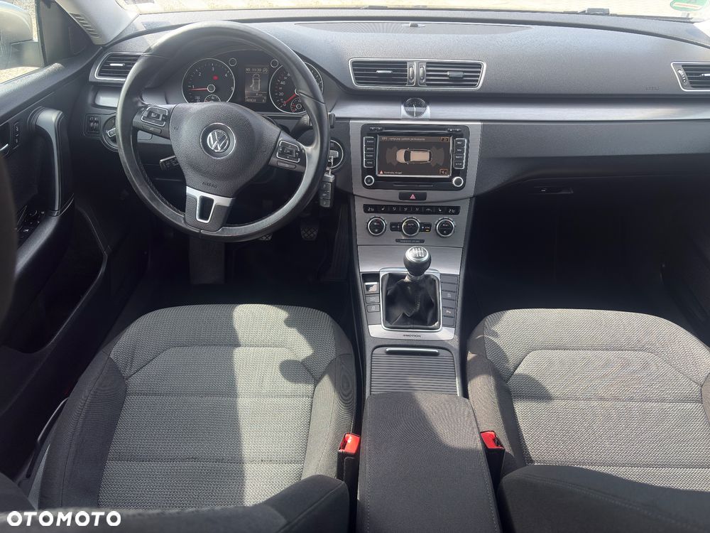 Volkswagen Passat 2.0 TDI 4Motion BlueMotion Technol Comfortline - 13