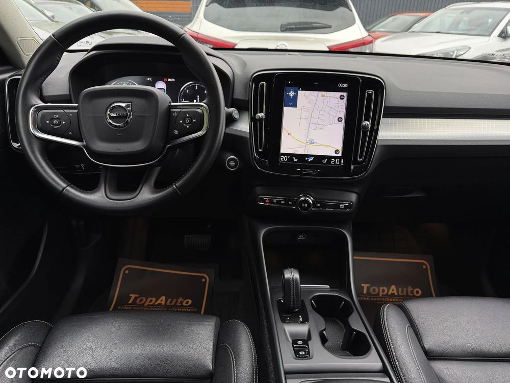 Volvo XC 40 D4 SCR AWD Momentum - 25
