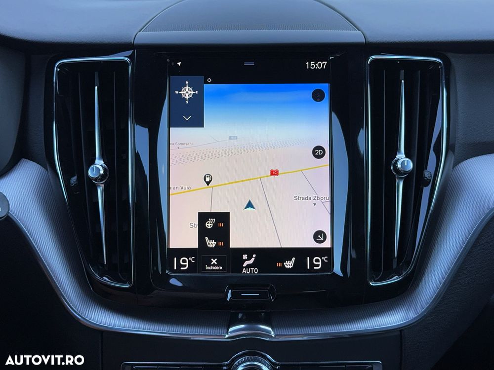 Volvo XC 60 B4 MHEV AWD R-Design - 21