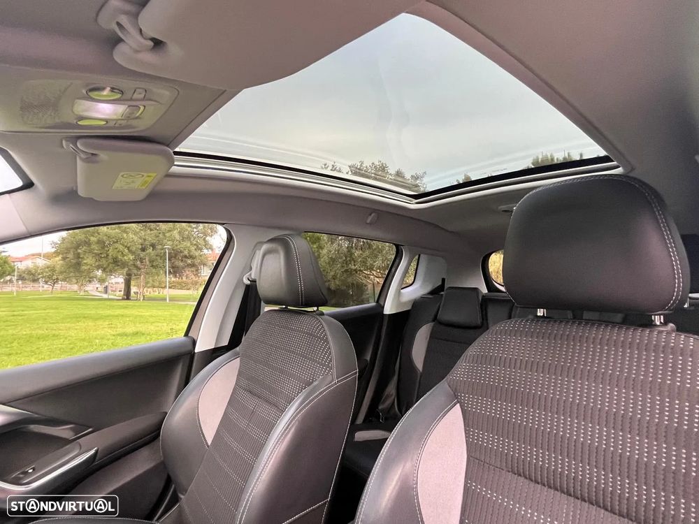 Peugeot 2008 1.6 e-HDi Allure 2-Tronic - 8
