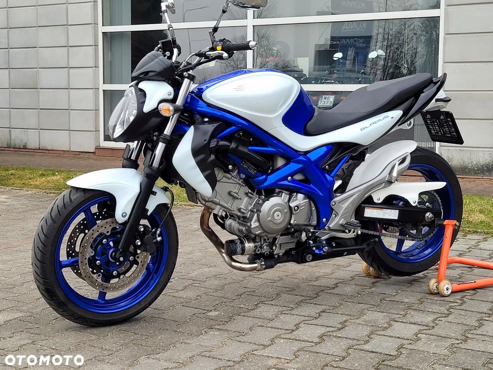 Suzuki Gladius - 11
