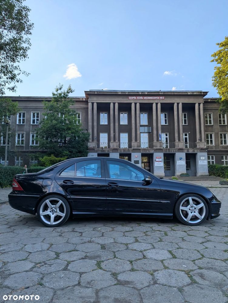 Mercedes-Benz C-Class 2005 photo 3