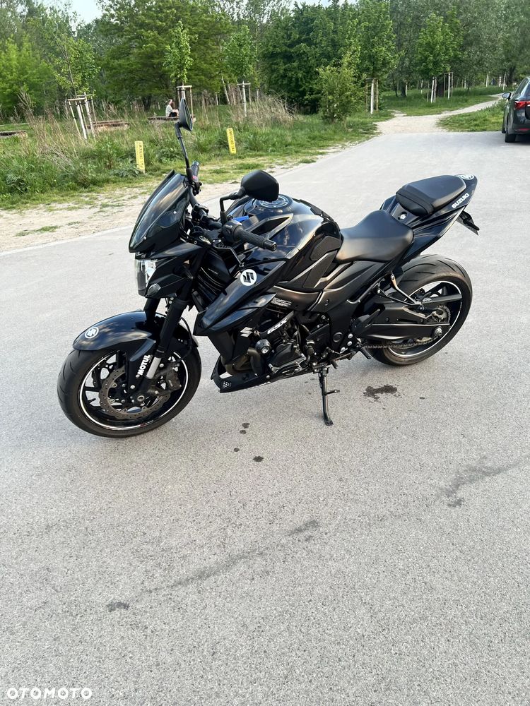 Suzuki GSX - 14