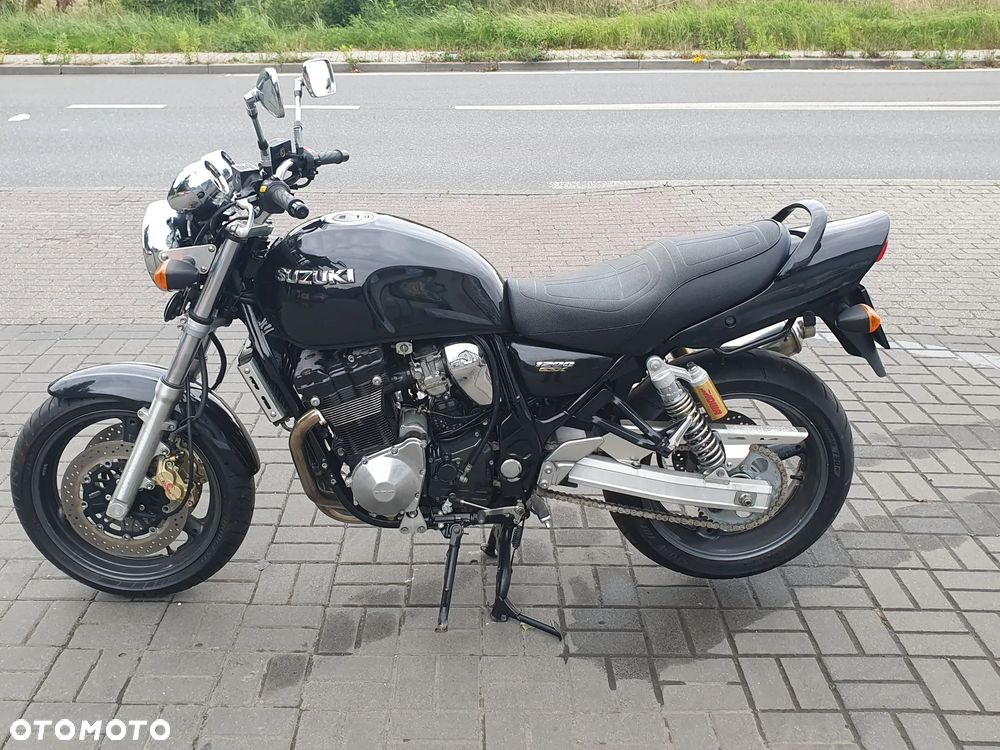 Suzuki GSX - 26
