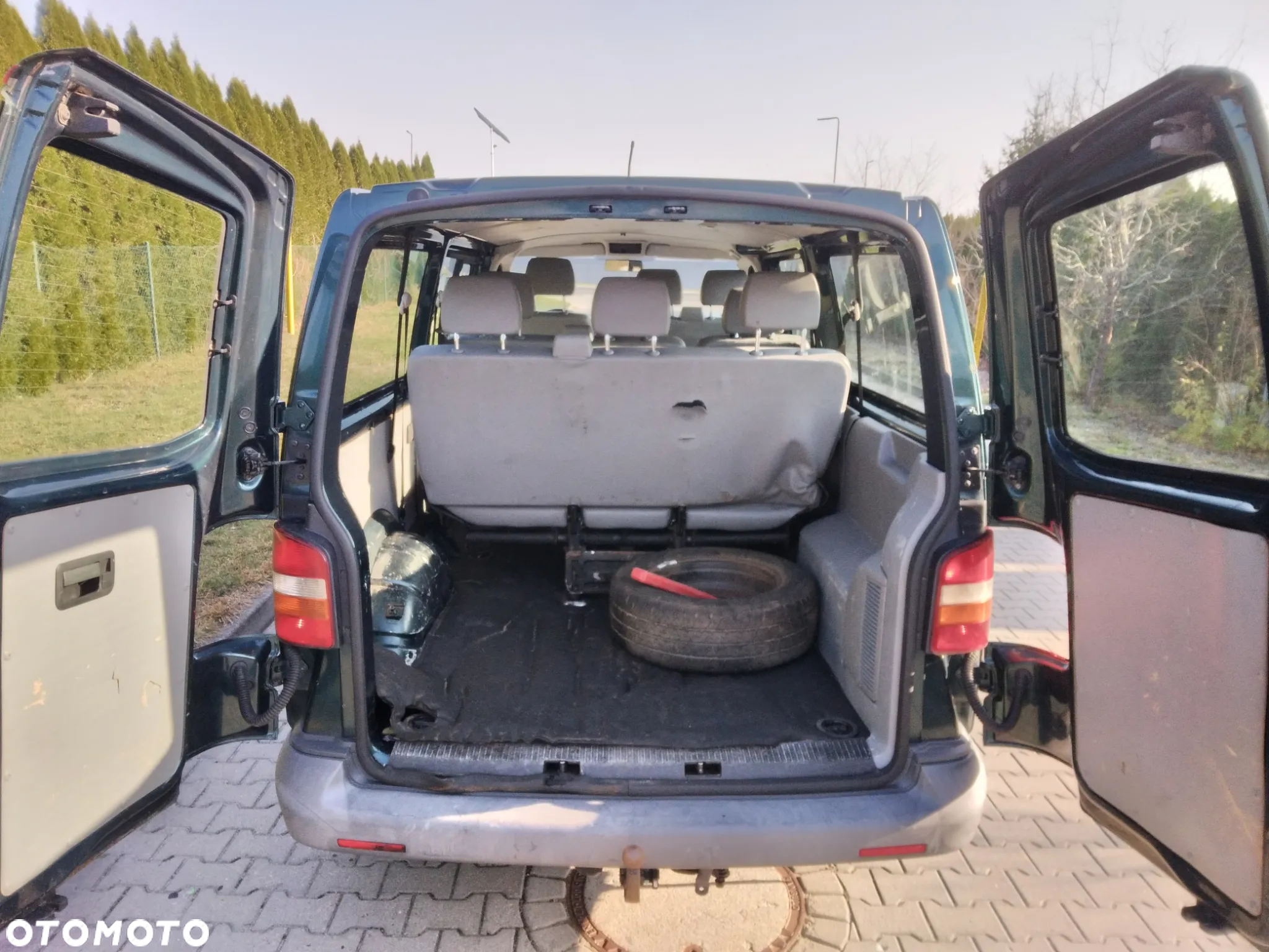 Volkswagen Caravelle - 12