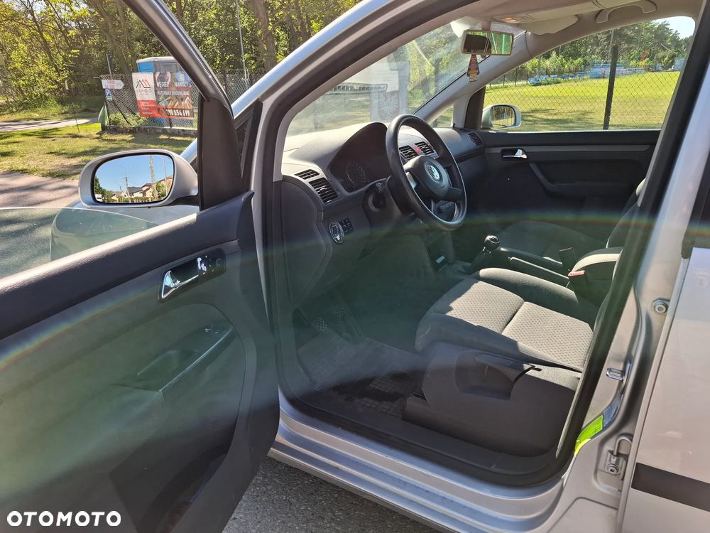 Volkswagen Touran 1.6 Basis - 10