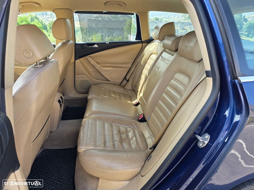 VW Passat Variant 2.0 TDI Highline - 17