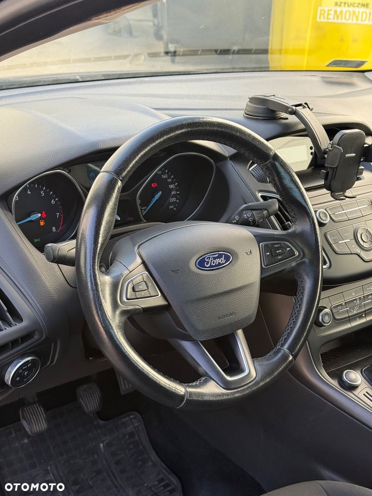 Ford Focus 1.6 Trend - 19