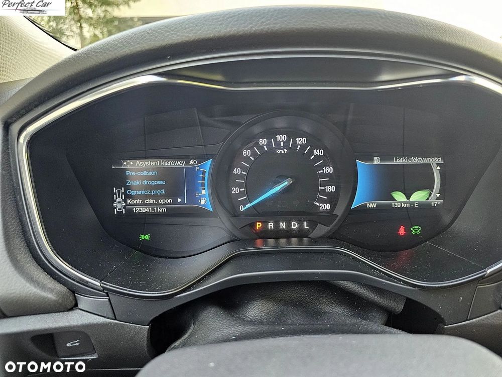 Ford Mondeo 2.0 Hybrid Titanium - 22