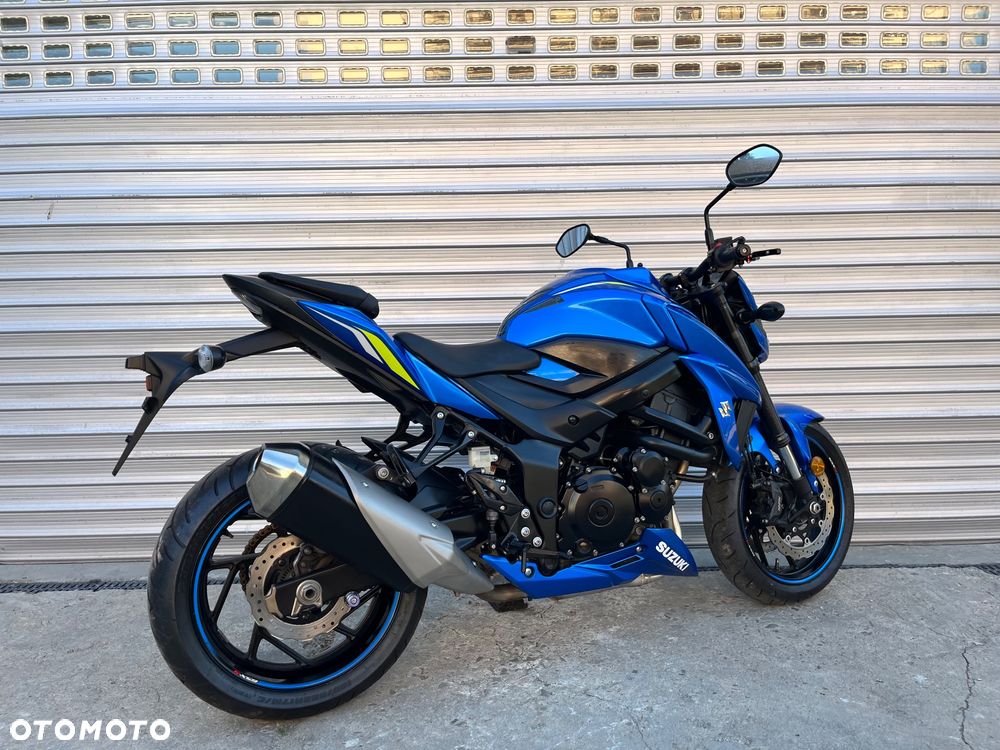 Suzuki GSX - 7
