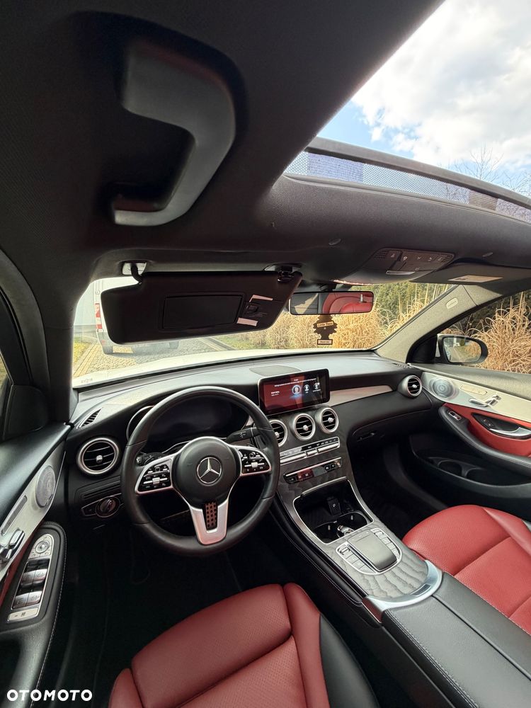 Mercedes-Benz GLC 300 4Matic 9G-TRONIC AMG Line Plus - 13