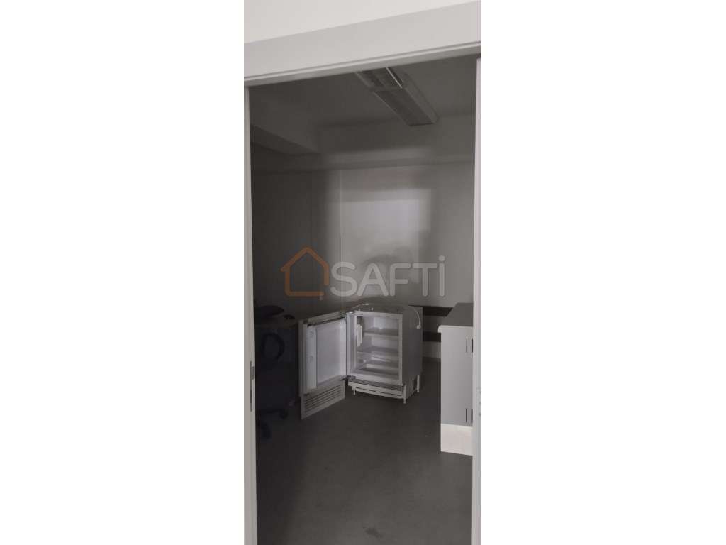 Loja / Espaço Comercial à Venda em Torres Novas - Grande imagem: 5/10