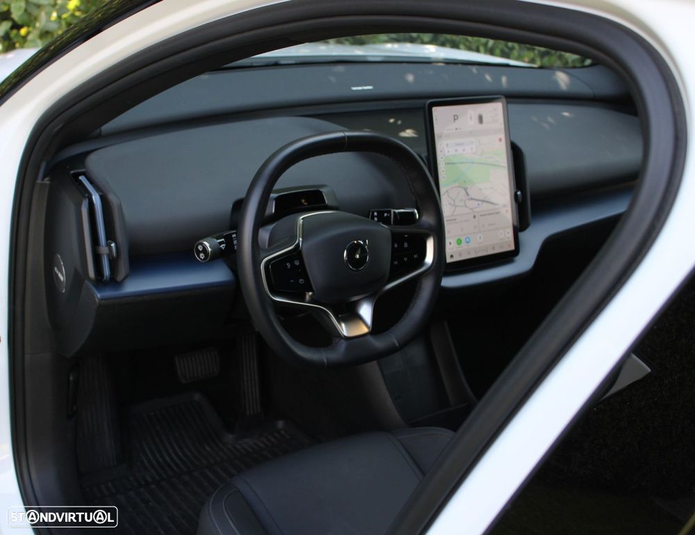 Volvo EX30 69 kWh Single Motor Extended Range Plus - 16