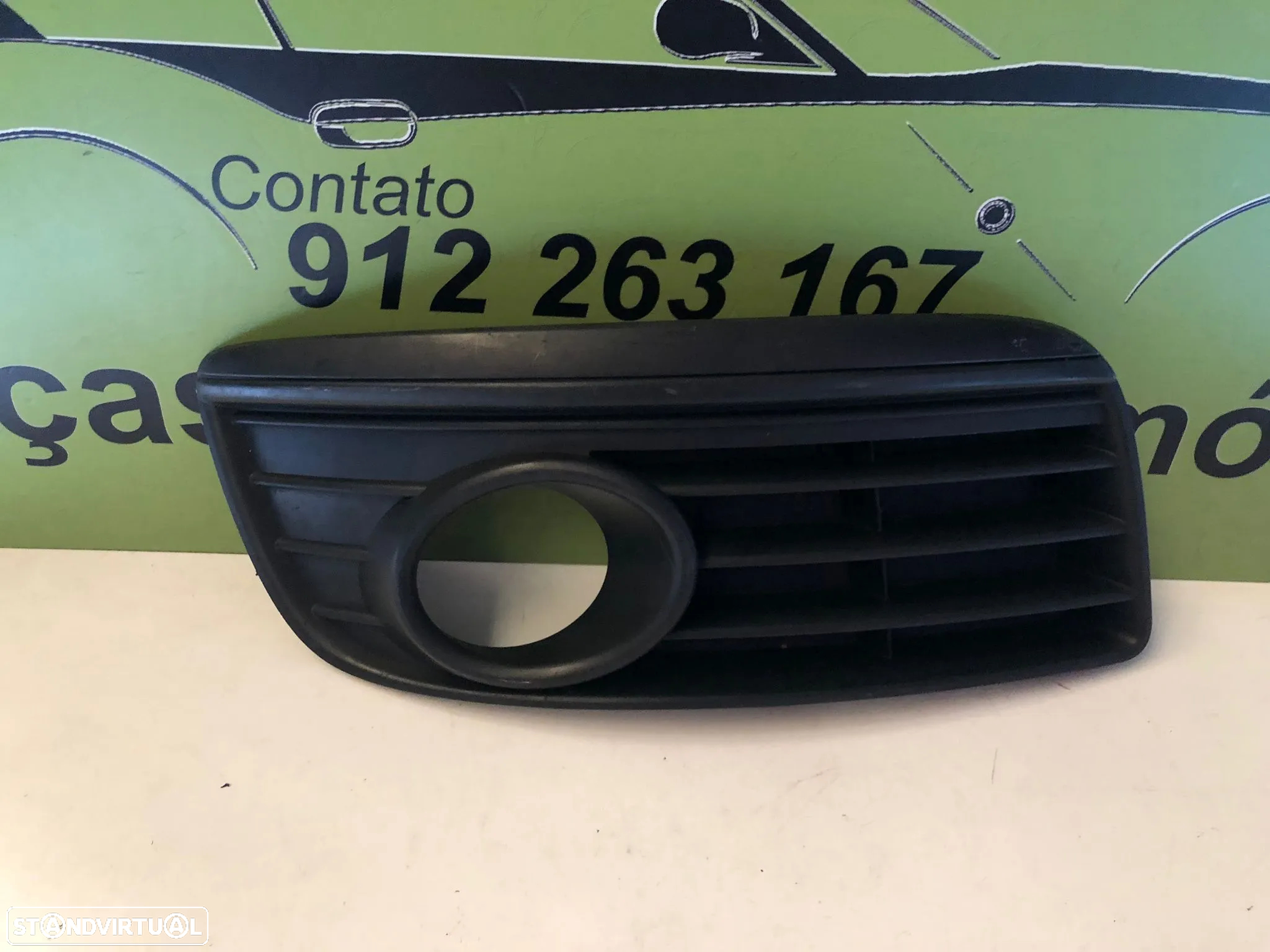 VW GOLF V 5 GRELHA FAROL NEVOEIRO - G121 - 2