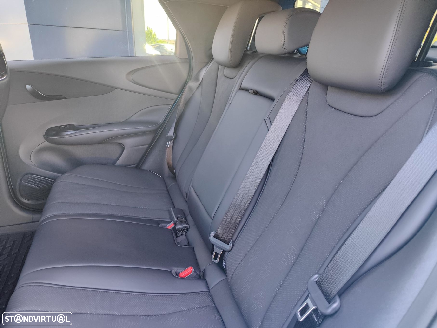 BYD Dolphin 60.4 kWh Design - 24