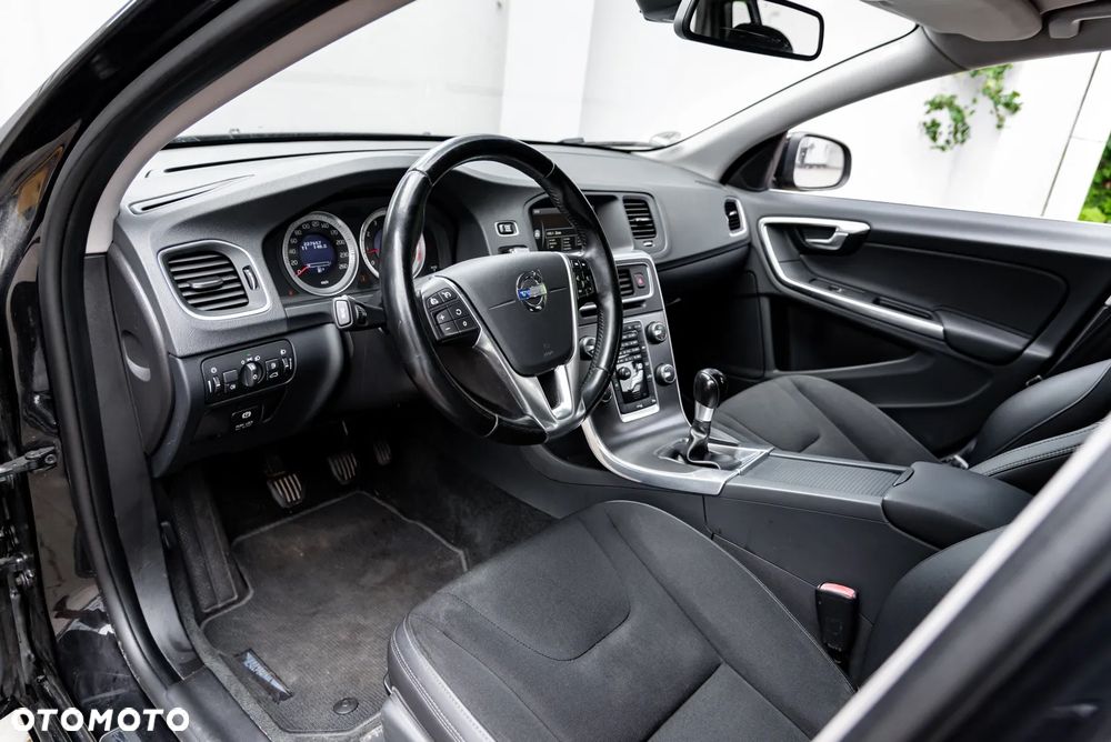 Volvo V60 T3 Edition - 15