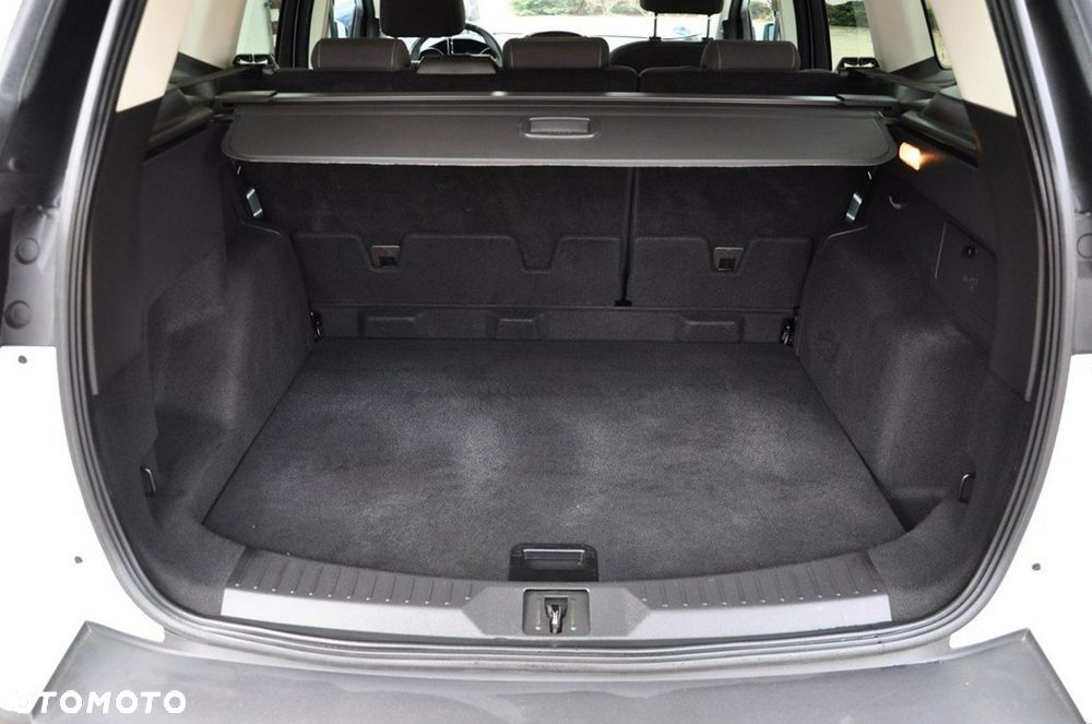 Ford Kuga - 27