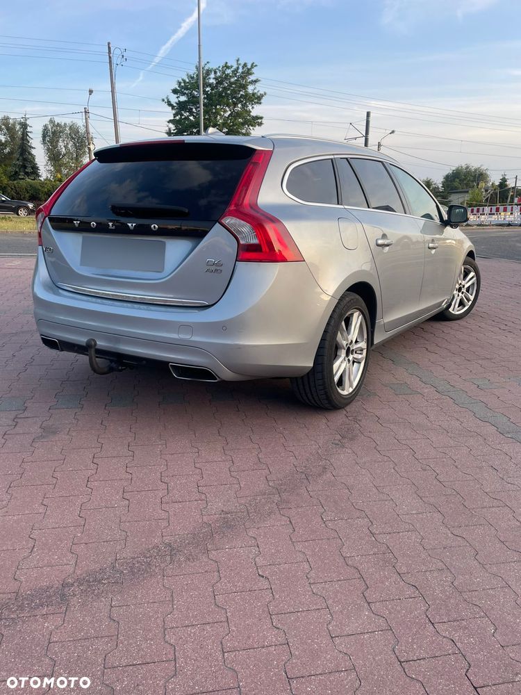 Volvo V60 D5 AWD R-Design Summum - 28