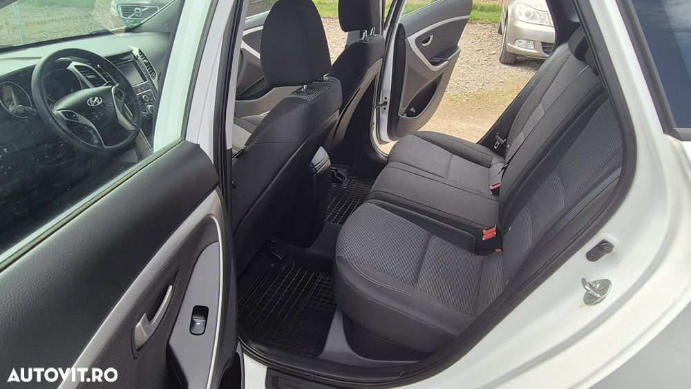 Hyundai i30 blue Kombi 1.6 CRDi Trend - 8