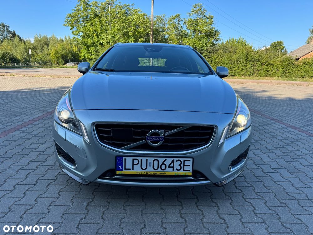Volvo V60 D6 AWD Plug-in Hybrid Summum - 8