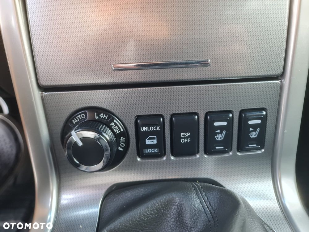 Nissan Pathfinder 2.5 dCi Platinum - 30