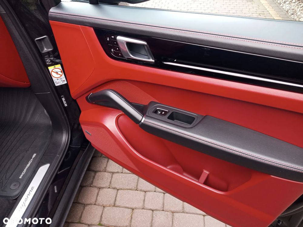 Porsche Cayenne Platinum Edition - 32