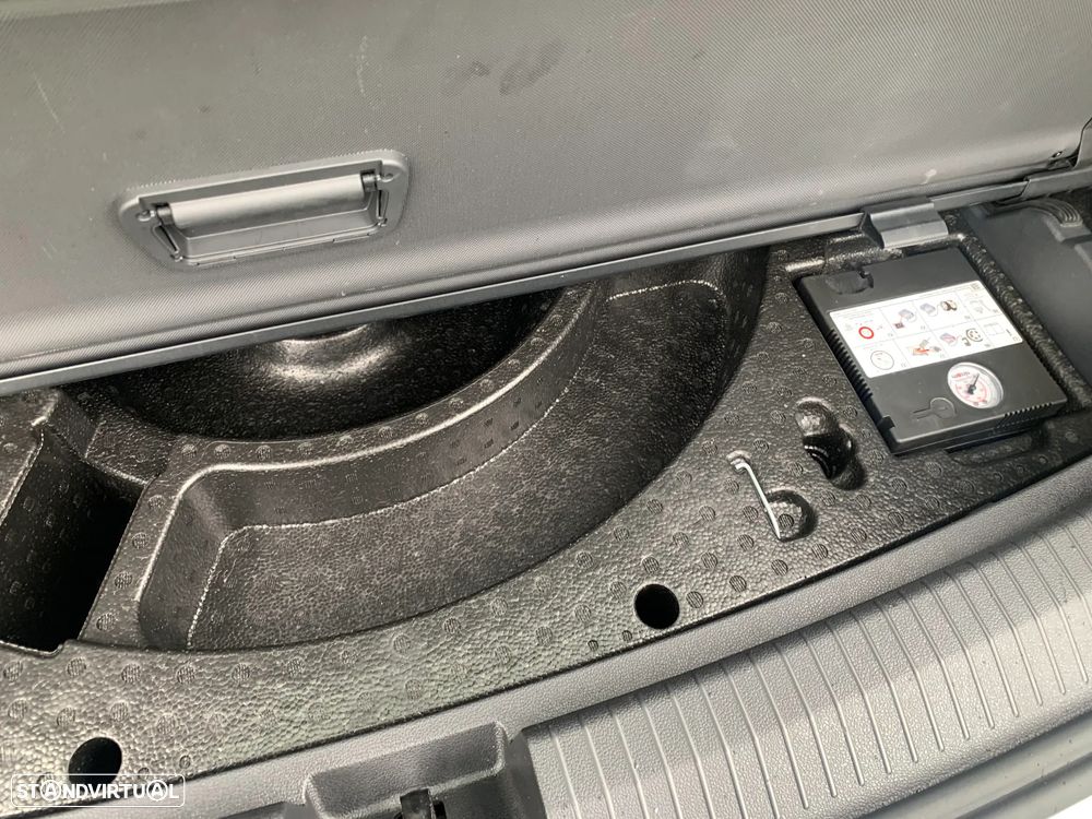 VW Tiguan Allspace 2.0 TDI Confortline DSG - 13