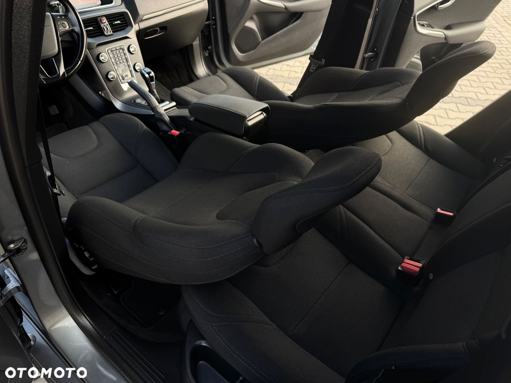 Volvo V40 D2 Summum - 25